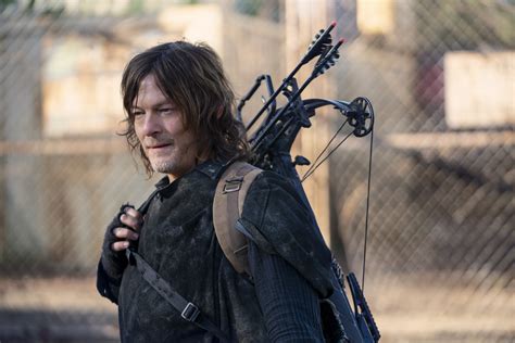 daryl the walking dead actor.